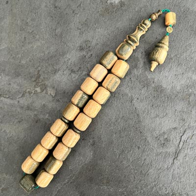 11x13mm Kapsül Maskot Model Çift Renk Yeşil Pelesenk Ağacı Tesbih