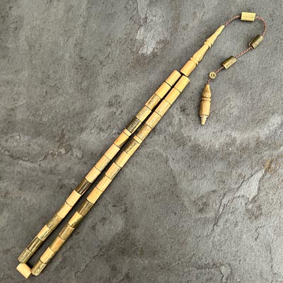 6,5×10,5mm Çift Renk Kesme Model Yeşil Pelesenk Ağacı Tesbih